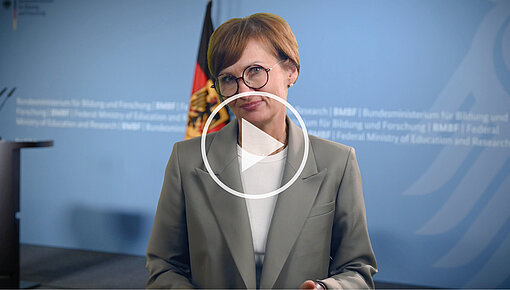 Grußwort Bildungsministerin Bettina Stark-Watzinger